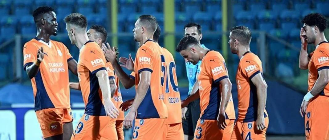 Başakşehir emin adımlarla ilerliyor! Sırada Play-off var… 1